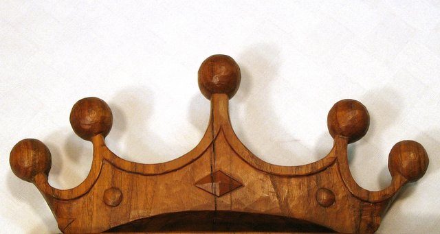 Crown Detail